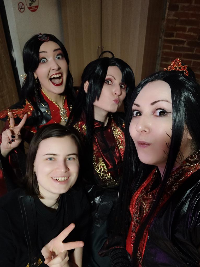 KrisperHeine's tweet photo. Дратути, Джу приехала и мы снова оделись в китайцев 😁🤘
А что за АУшка расскажу позже, когда будут готовы фотки 😌

#MoDaoZuShi https://t.co/f5ybuUbXzH