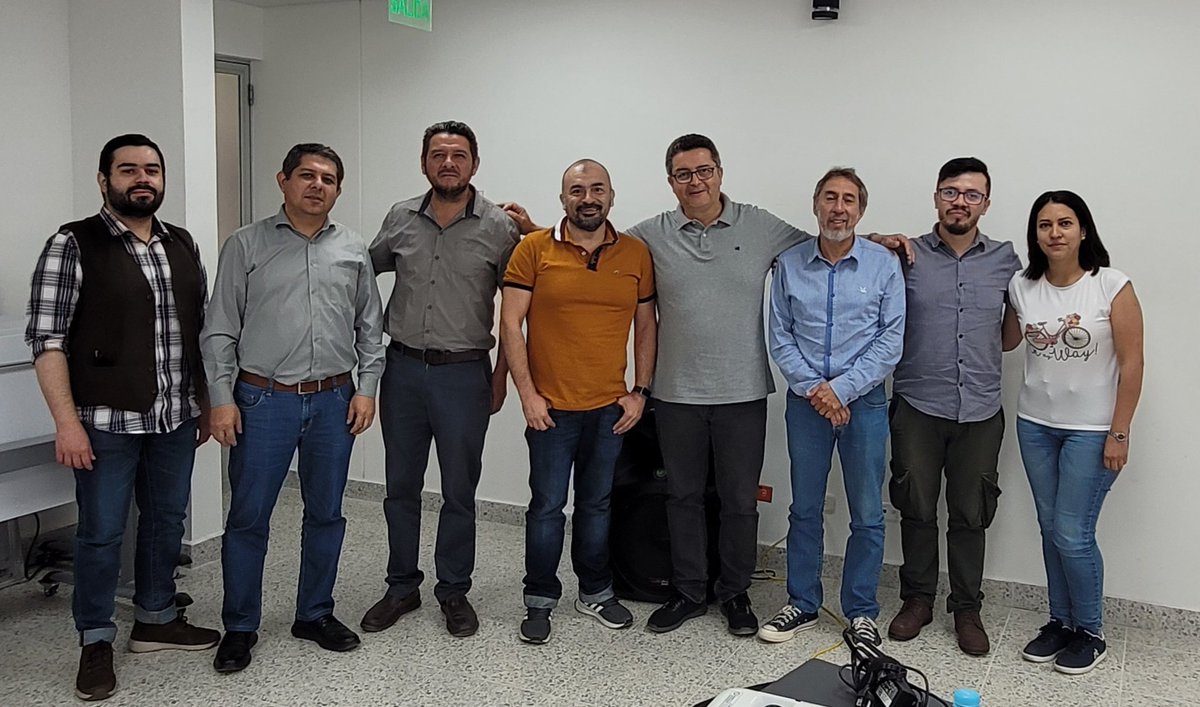 DieUNMed's tweet photo. Cerramos agenda de trabajo intersedes con la incorporación del #CE-LAB Sede Palmira como aliado estratégico en la iniciativa de transformación digital de laboratorios, y  con la participación en el ecosistema de Innovación académica de la DNIA. #UNalDigital #Labs4.0 https://t.co/gCsOhORJaz