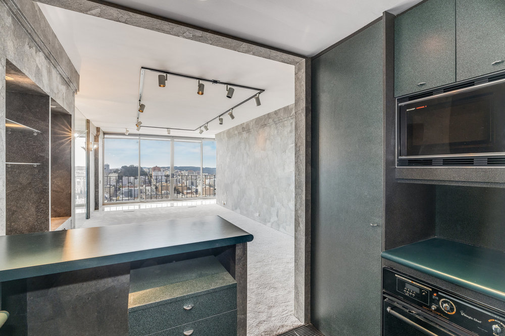 AnthonysRE's tweet photo. This is what you are looking for! 

1333 Jones St #1209, San Francisco
Listed for $989,000
https://t.co/HYFdVwitrp

- 1 Bedroom | 1 Bathroom | 1 Car Parking (Including Guest Parking)
- Year built: 1961
- Home Size: 1,043 Sq Ft Approx

#FamilesHelpingFamilies #SFRealEstate https://t.co/ZkSHA3vosk