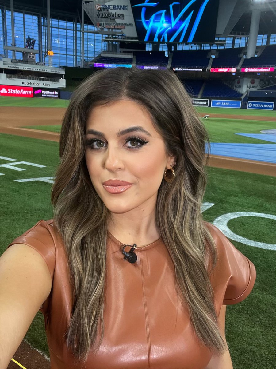 TrishChristakis's tweet photo. Happy #OpeningDay!! So thankful my sport is back! Who playing in October this year? Too early? 😂😂 #MarlinsMets https://t.co/inVoKhKVs9