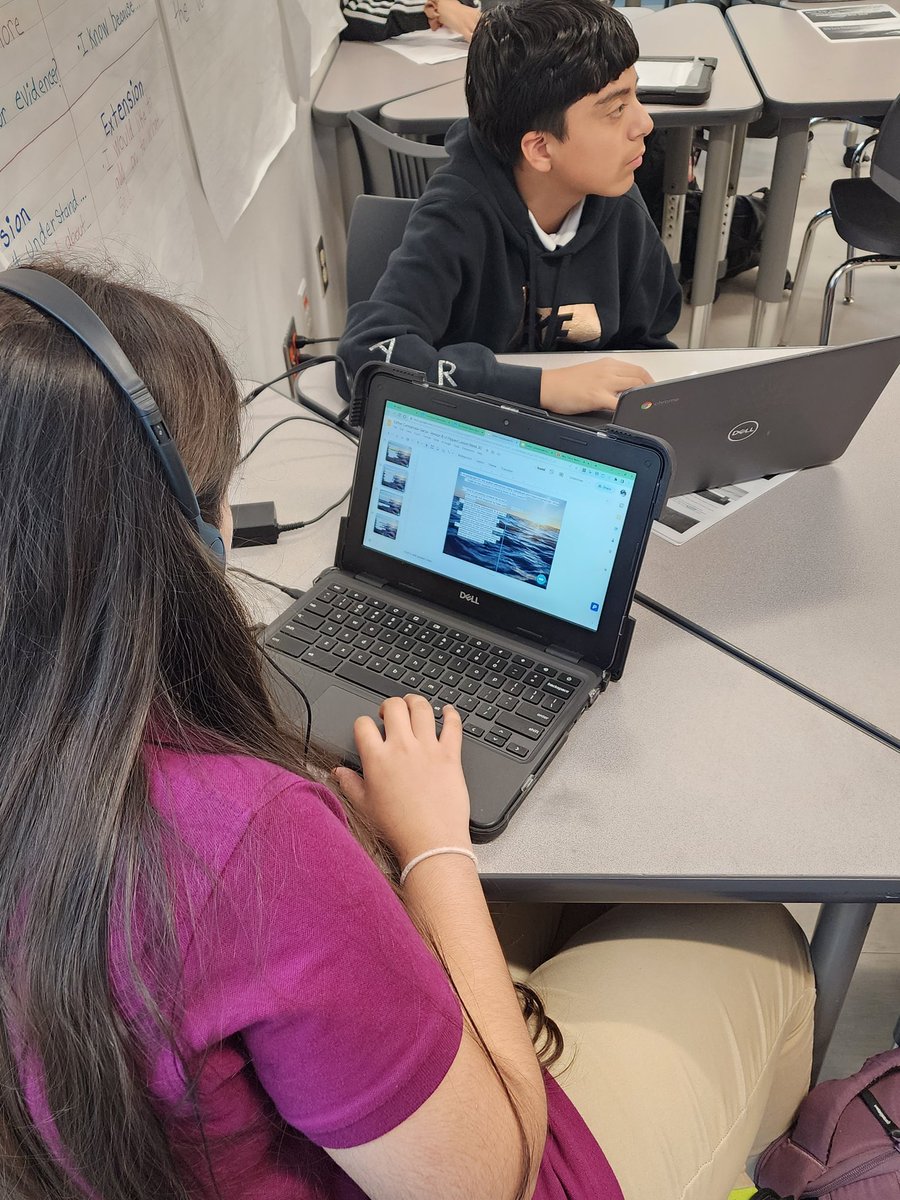 Watson_edu's tweet photo. It's always wonderful to see teachers implement their new learning from mine and @StroudAdrienne class! #FlippedLesson #FlippedInstruction @MISDiTech #MISDexcellence https://t.co/BmIGZUeg9v