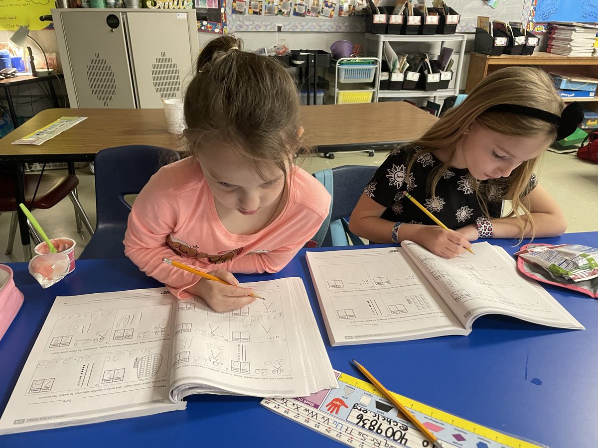 konsrockstars's tweet photo. We love working hard & playing hard in 1st grade! @JJESOwls #findthekind https://t.co/wUStR2YVGR