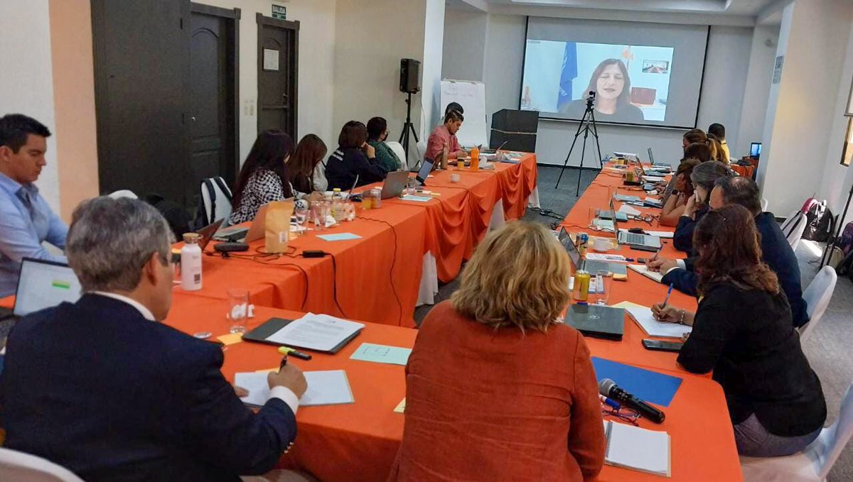 UNFPA_Honduras's tweet photo. Equipos de UNFPA Guatemala, Honduras y El Salvador se reunieron durante tres días para analizar y sumar esfuerzos estratégicos para los tres países. En la sesión de cierre se contó con la participación de la Directora Regional de UNFPA Susana Sottoli. https://t.co/JvilnKqGR5