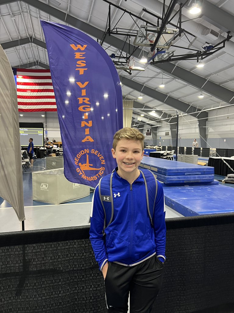 HoopsGirl2012's tweet photo. Wishing my boy @notoriusrylanp best of luck at Region 7 Championships today! 🍀💙🖤 #ampathletics https://t.co/KONTMJCl3V