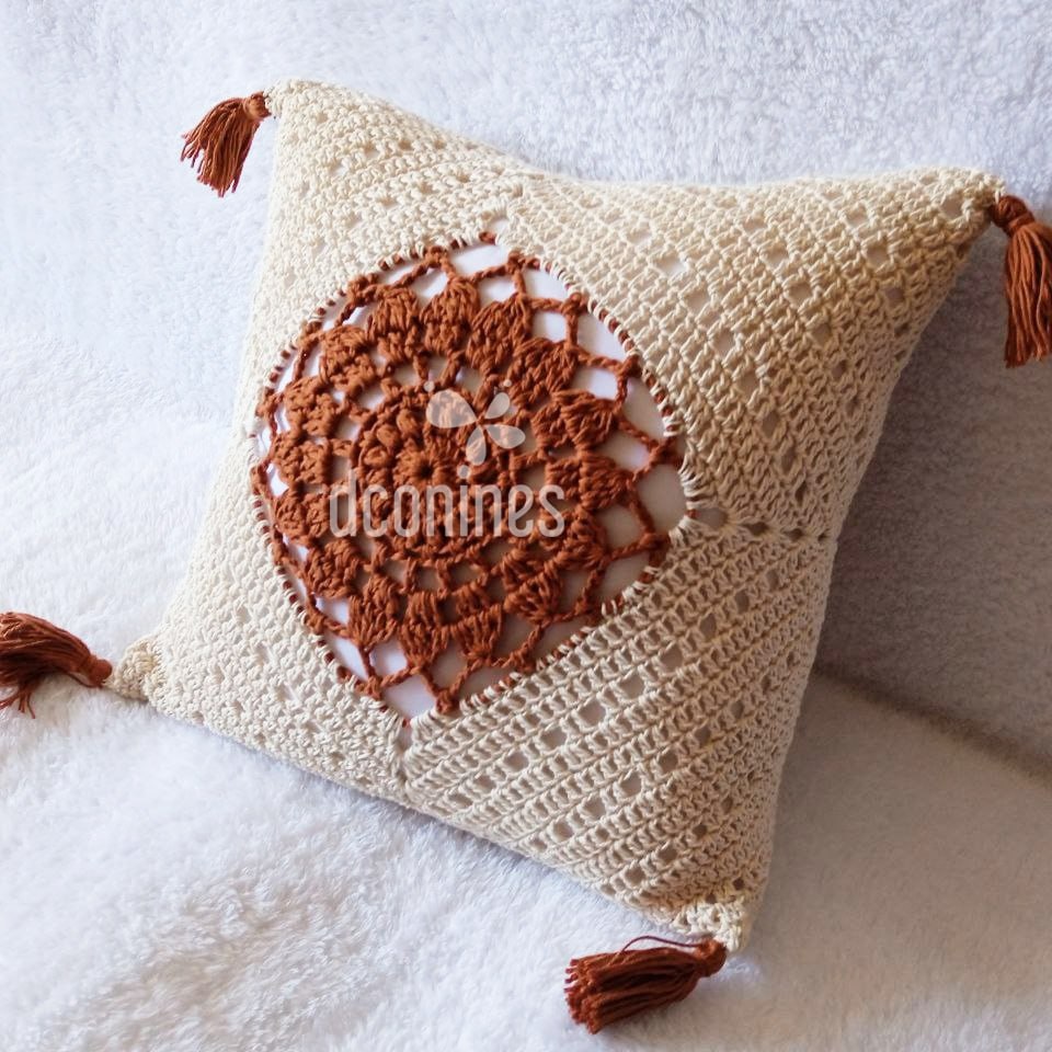 Sir3naTatuada's tweet photo. 😍😍😍😍 las amo, me encantan todas las fundas 

@dconines 

#tejidoamano #crochet #hechoamano https://t.co/mXRtdDzMmx