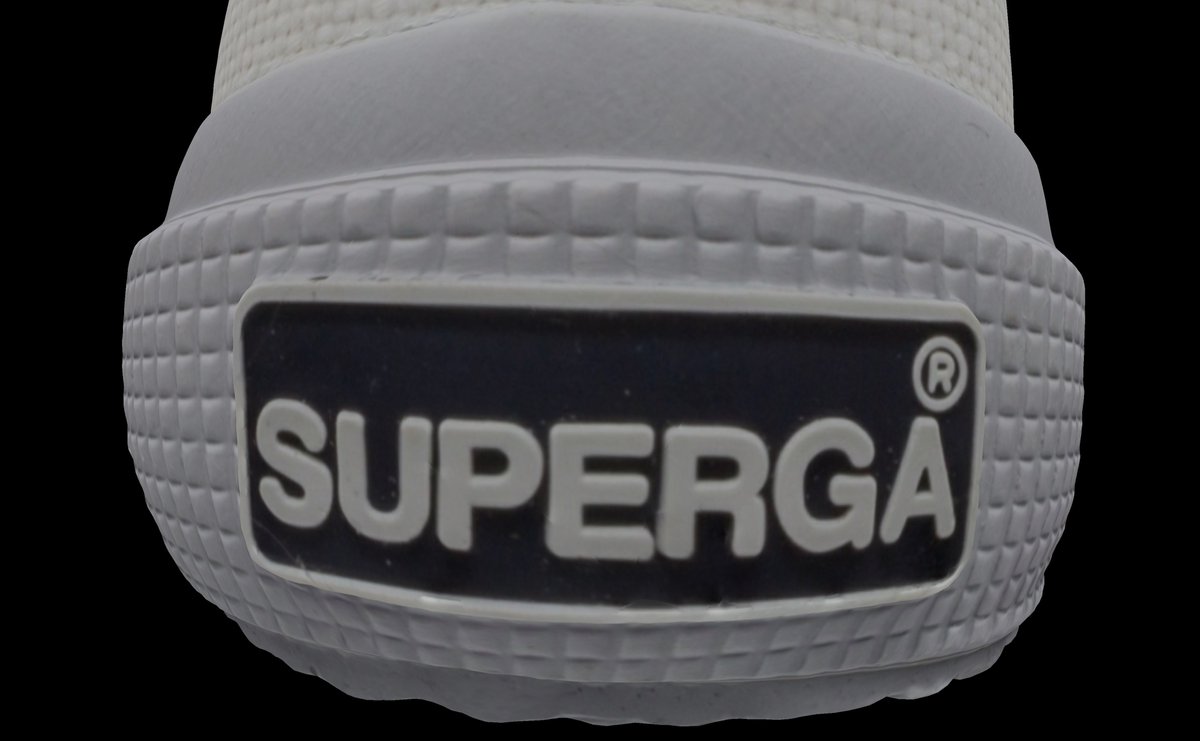 In Trnio Plus, we found and fixed a software bug in our alignment code - an extra 0.5 was being adding by mistake.

Here are sneakers scanned by <a href="/onemorepoly/">One More Poly</a> with fix. You’ll notice sharper and better aligned textures.

3D link (by <a href="/NiraOfficial/">Nira</a>): trnioplus.nira.app/a/elMz7pZwRt61…