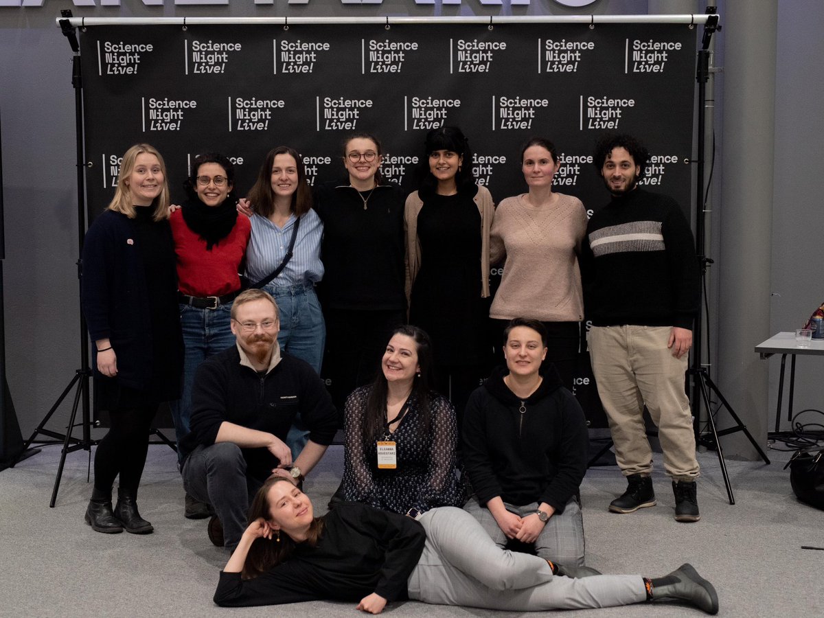 Yesterday at <a href="/SciNightLIVE/">Science Night LIVE!</a> , the team of the <a href="/ScienceBasement/">The Science Basement</a> 🥳

<a href="/Elstar4stars/">Dr. Eleanna Asvestari</a> <a href="/katjaviivi/">Katja K</a> and others 🎉