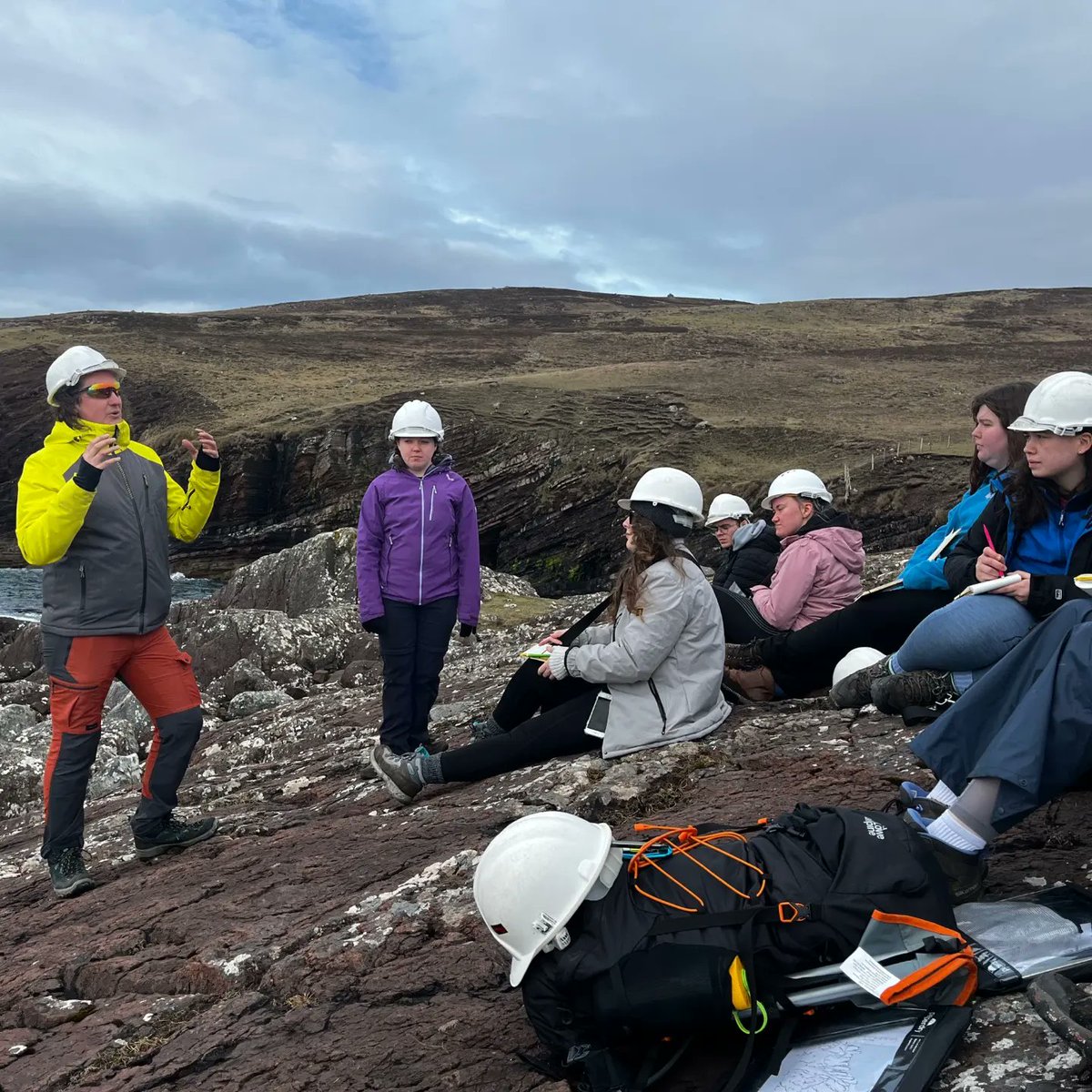 Daly_Planet's tweet photo. Absolutely loved getting to explore the #StacFada #impactite deposit at Stoer with our L3 students at @UofGGES. I also collected a bunch of oriented samples to do some impactful research on. https://t.co/nsF6v6y4xd