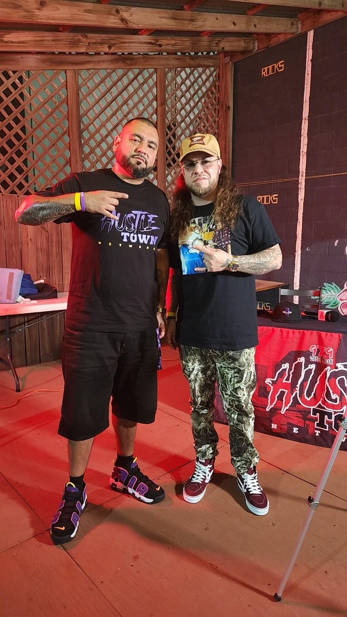 itscoolibooli's tweet photo. Look for that Interview with @hustletownnet 🎤 Me & @infamous_tex talk music, my Grammy Consideration & more!! 🤘🥳
.
.
#Houston #Media #Radio #Music #network #hustletownnetwork #979thebox #interviews #CooliBooli https://t.co/48CCNXilr0