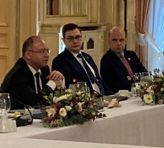 BogdanAurescu's tweet image. Starting #Bucharest9 ForMin in Łódź,I discussed with my colleagues FMs of #EasternFlank states on countering impact of RU war against 🇺🇦.I underlined that the only way to bring peace back to #BlackSea region is supporting #Ukraine to win the war.🇷🇴 will continue to do its part!