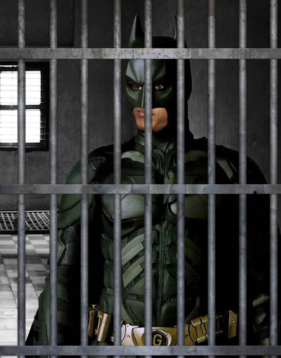 TraYt0N's tweet photo. On a fourni un PC à Batman qui est emprisonné à Gotham, il commencera son soloq challenge dans l'ombre... https://t.co/r8DtNSNR5Q