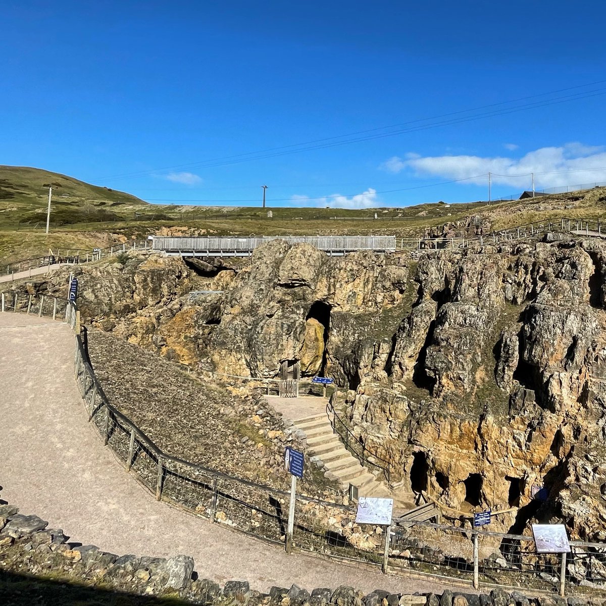 <a href="/NWalesSocial/">#NorthWalesSocial ⬆️🏴󠁧󠁢󠁷󠁬󠁳󠁿🤝</a> We’re well into our second week of opening and looking forward to the Easter holidays, when the season really gets underway! 😃 A mixed bag of weather so far as you’d expect for this time of year. Some beautiful days, some rainy. ☀️ ☔️ #NWalesHour 🏴󠁧󠁢󠁷󠁬󠁳󠁿