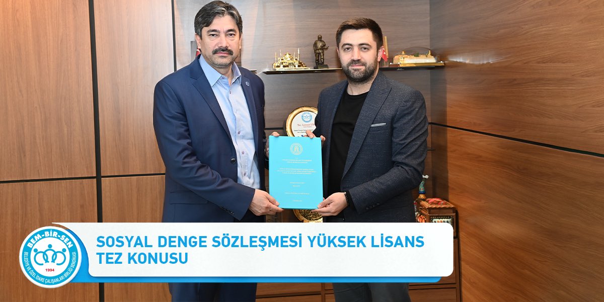 Bem_Bir_Sen's tweet photo. Patenti Bem-Bir-Sen'e Ait Olan 

“Sosyal Denge Sözleşmesi [SDS]” konulu 

Yüksek Lisans Tezi Genel Başkanımız Levent Uslu’ya Takdim Edildi

Haberin Detayları
https://t.co/cFPK9LEJhU https://t.co/sEIRvtxNRW