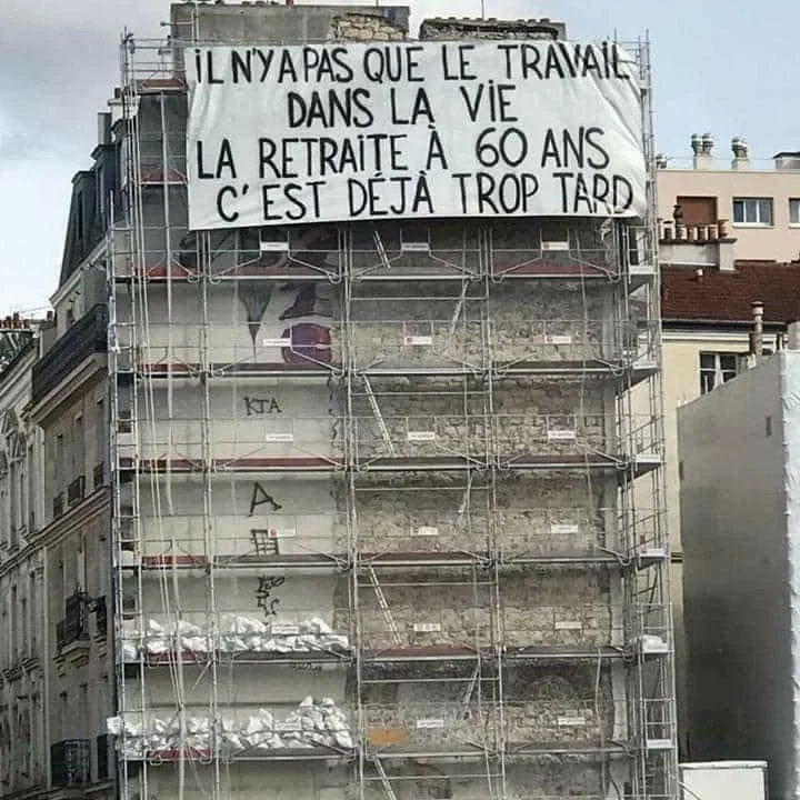 marcellocapetta's tweet photo. Non c’è solo il lavoro nella vita.
Andare in pensione a 60 anni è già troppo tardi.

#Francia https://t.co/npxkNBo5UY