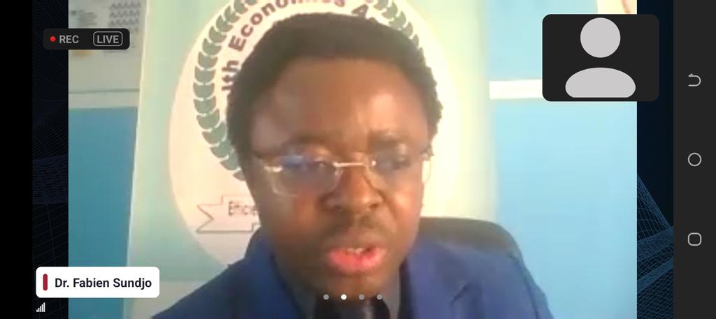 ForetiaFound's tweet photo. The following recommendations were made during our panel discussion on challenges of enrolling the informal sector in #healthinsurance schemes:
-Community Health Insurance is the suitable model for Cameroon
-Universal Health Coverage is possible if we have the political will https://t.co/EJC2zqK6yV