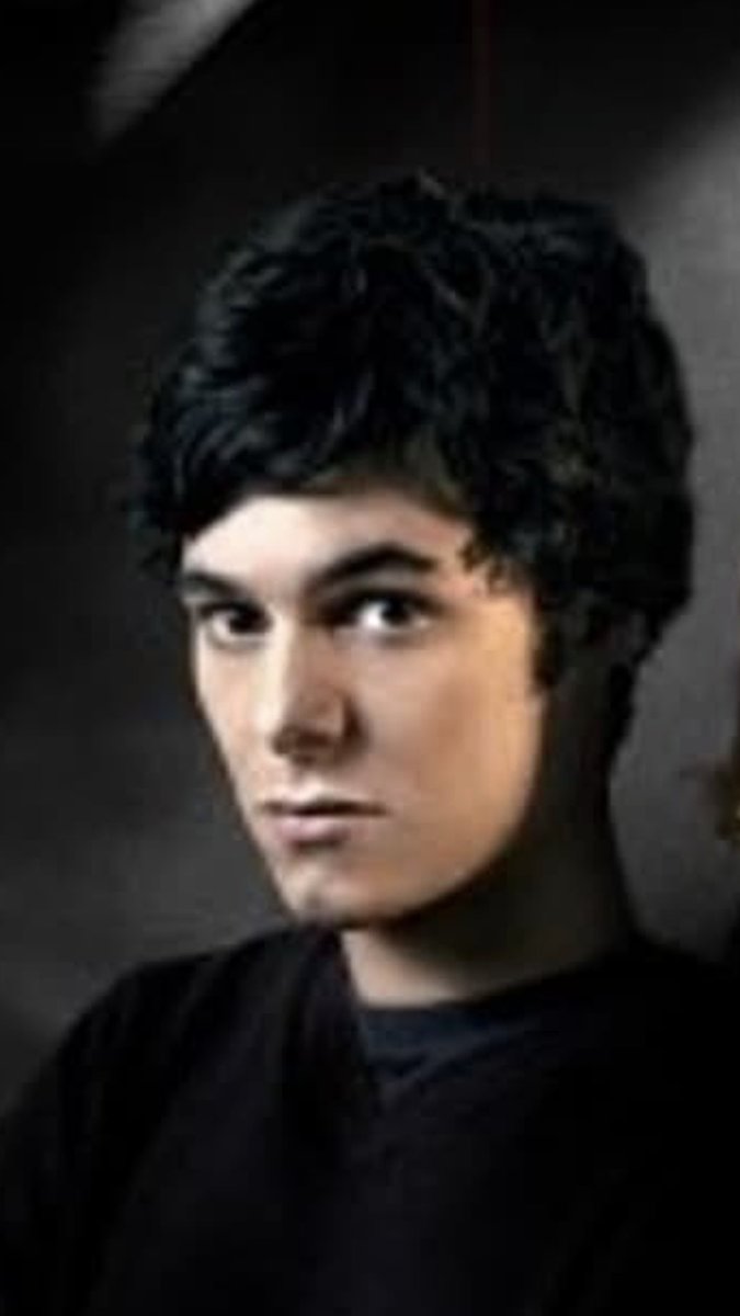 LEMONSQU4RES's tweet photo. who is this 😭😭😭 https://t.co/PrVgGHPU92