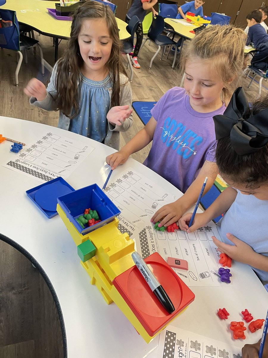 MrsCollier_GE's tweet image. Added the balance scales as a math station this week and it was a “SLAM DUNK”!  They measured the weight of different objects in the classroom! #marchmathmadness @MrsHudson_GE @HumbleISD_GE @HumbleElemMath