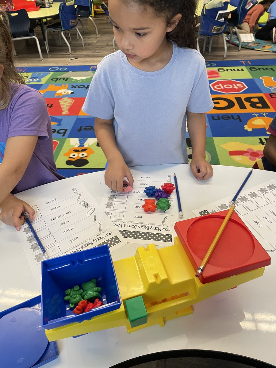 MrsCollier_GE's tweet image. Added the balance scales as a math station this week and it was a “SLAM DUNK”!  They measured the weight of different objects in the classroom! #marchmathmadness @MrsHudson_GE @HumbleISD_GE @HumbleElemMath