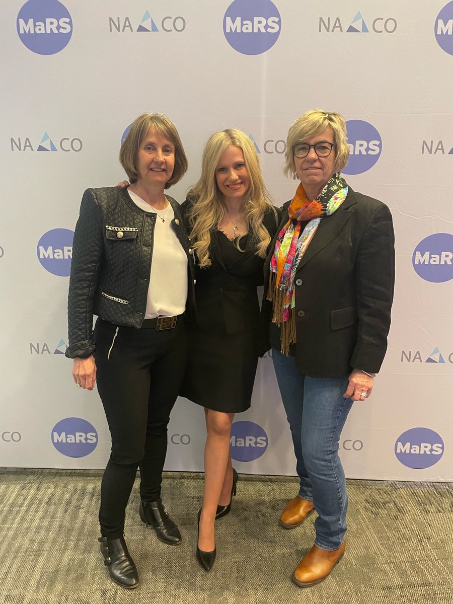 sshorey's tweet image. Celebrating moon shots with #SheBoot Co-founders, friends and colleagues here at ⁦@MaRSDD⁩ today: ⁦@Julia_Elvidge⁩ &amp;amp; ⁦@JenFrancis261⁩ We are excited to cheer on the Ottawa firms and fellow founders here today. ⁦@Invest_Ottawa⁩ ⁦@CapitalAngels⁩