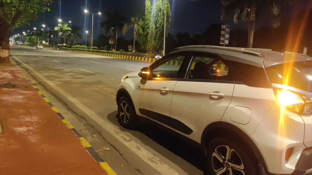 imharshshah's tweet photo. Now I have been informed that they will be sending someone to tow my car but it will take another hour for them reach my location. 
Please resolve this issue once and for all. @TataMotors_Cars @TataMotors
 @RNTata2000 https://t.co/3IIYrFDBCU