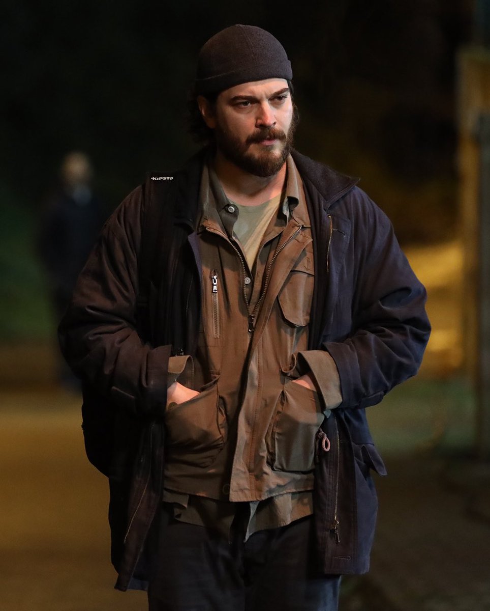 ResmiGuncel's tweet photo. Çağatay Ulusoy'un başrolünde olduğu Netflix dizisi Kübra'nın çekimleri başladı. #dizipal https://t.co/sQLOkIBq9y