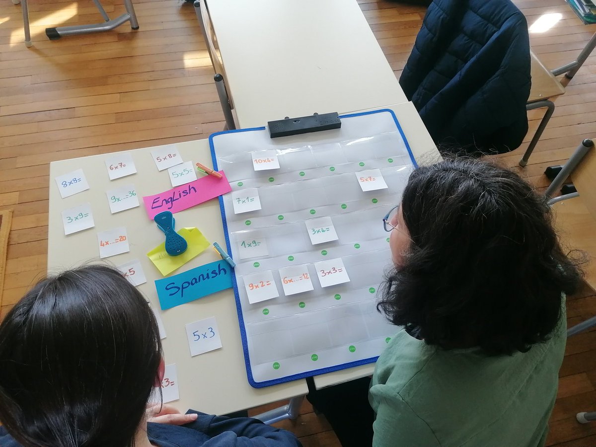 e_sireuil's tweet image. 🌈Mes pti'z ateliers d'accueil des PE de cette nouvelle constellation #planmaths 🌟. P'tites graines d'idées en découvrant le matériel sonore @Easytis, en manipulant des réglettes, en découvrant des applications.Faire des maths autrement🌈🌟et même des maths plurilingues tiens🤩