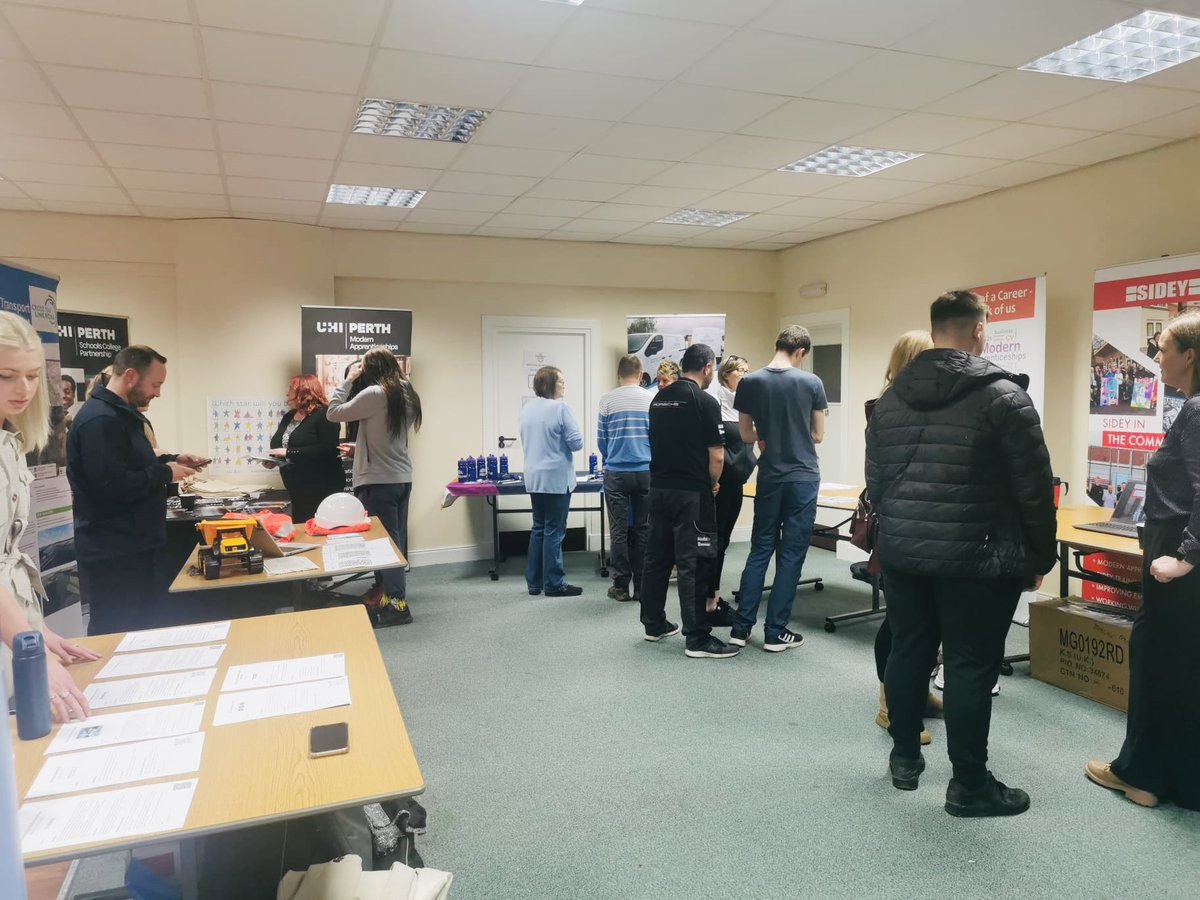 Brilliant night at our Apprenticeship Information Session! 👏🏻👏🏻 Thank you to all the young people and parents who came along and a huge thanks @DYWTayCities @UHIPerth_ BAM @HillcrestScot @sideyltd and @PerthandKinross for supporting our event 😊