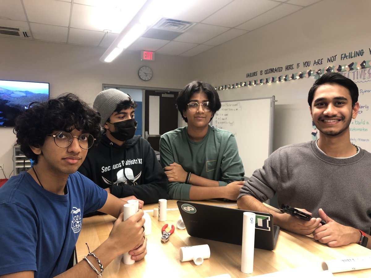 RoboticsSPSD's tweet photo. January 10: Constructing the updated board for the Spring Competition! https://t.co/lYXSJZWJBA