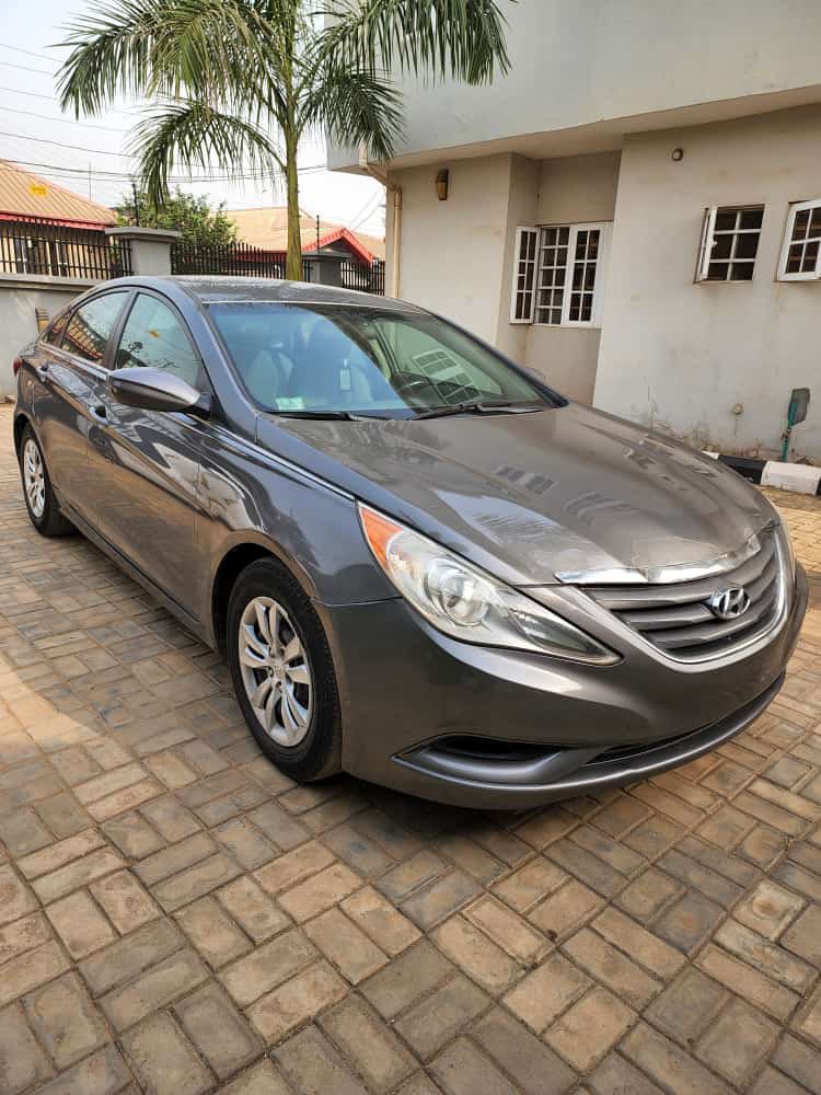 prolific_autos's tweet photo. Nigerian used #Hyundai sonanta in perfect  condition going for 3 million naira.. For more details/inspection call or WhatsApp 08062741712 #cars #Hyundai #sonanta #carsforsale #naijacars https://t.co/afMe4fmJc0
