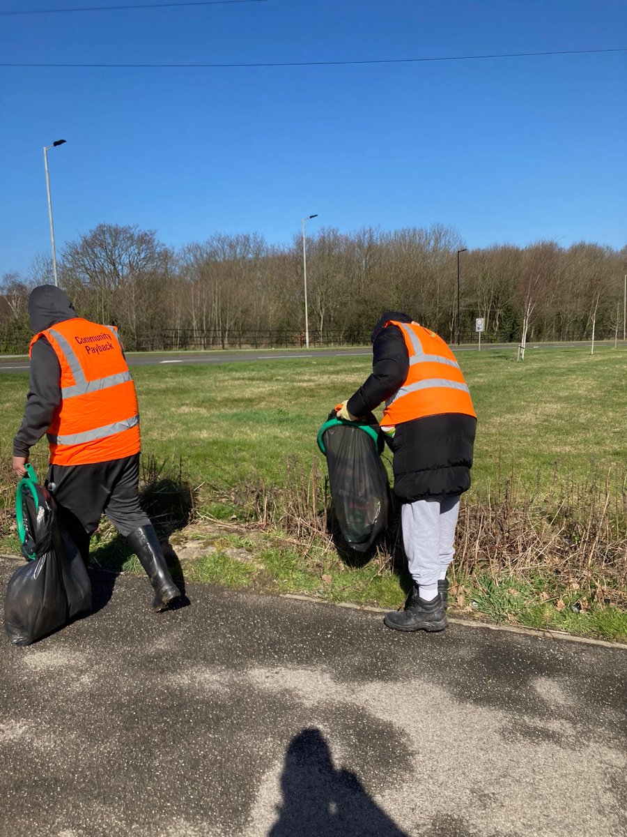 KHarrisonPS's tweet image. The figures are in! 75 People on Probation have worked a total of 525 hours during the period of #GBSpringClean 
Collecting a total of 563 bags of Litter from around #SouthYorkshire 

@UPW_OpsManager @KeepBritainTidy @Payback_PS_YatH @StavesGlyn @PS_YatH_HeadUPW
