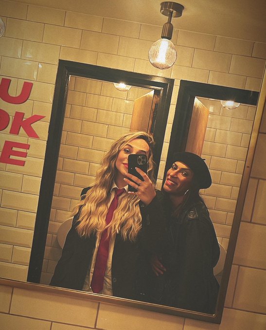 #tbt France with ma sis&hellip; 🇫🇷 https://t.co/0ewYOzPmlt<a href="/tag/tbt"class="tags">#tbt</a>