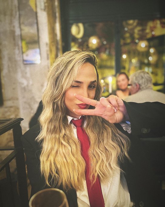 #tbt France with ma sis&hellip; 🇫🇷 https://t.co/0ewYOzPmlt<a href="/tag/tbt"class="tags">#tbt</a>