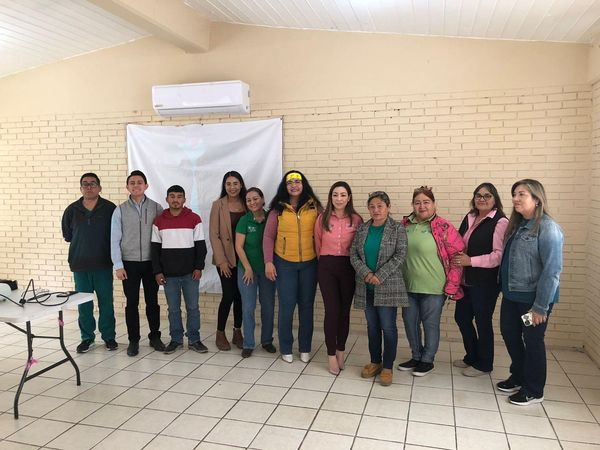 CapaNegras's tweet photo. Capacitación de Primeros Auxilios Psicológicos impartido por la Lic. Azahí Carolina Valdez Saldaña al DIF Municipal de Allende, Coahuila.
@Jurisdiccion1PN @CONADICmx  #JuntosPorLaPaz
#ConadicTeEscucha
 #CuidaTuSaludMental
@ceca_coahuila @CapasCoahuila https://t.co/Iqkvwu0WYA