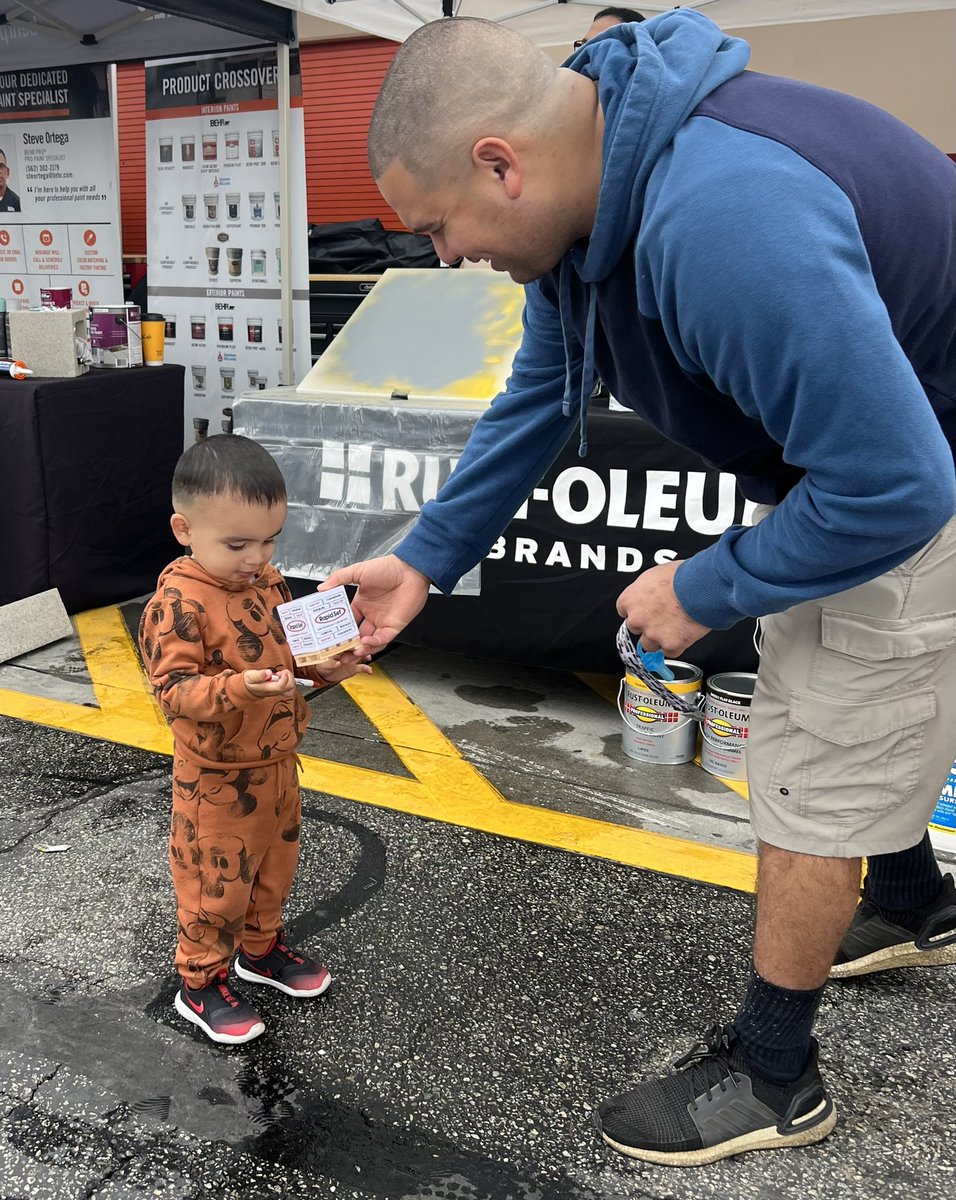The Downey Home Depot #6627 taking care of its PROs and its future PROs 💪🏼💪🏼🍊🛠

#thelittlethings #onlyatthehomedepot
#downey #D74