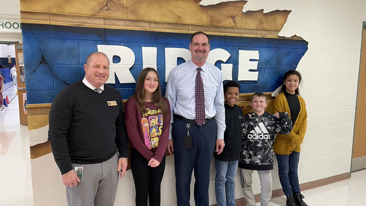 @d202schools @glennwood_dr @ISBEnews @ILSchoolNet @ilprincipals @ISBESupt Thank you @glennwood_dr and @Dr_Scott_Fink for meeting with our 4th and 5th grade students today! It was a great experience for them! #202proud