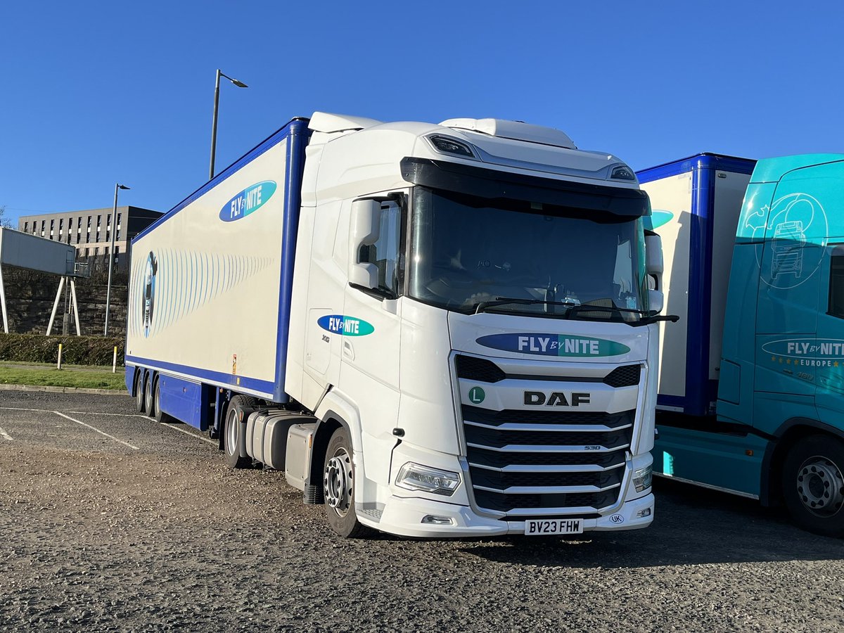Very happy to get this Tonight - Brand New Fly By Nite - Daf XG - BY23 FHW Seen Parked Up At The SECC West Car Park In Glasgow 
@Flybynite20 @DAFTrucksUK @MotusDAF 
#Glasgow #Flybynite #tourtruck #tourdriver #DafXG