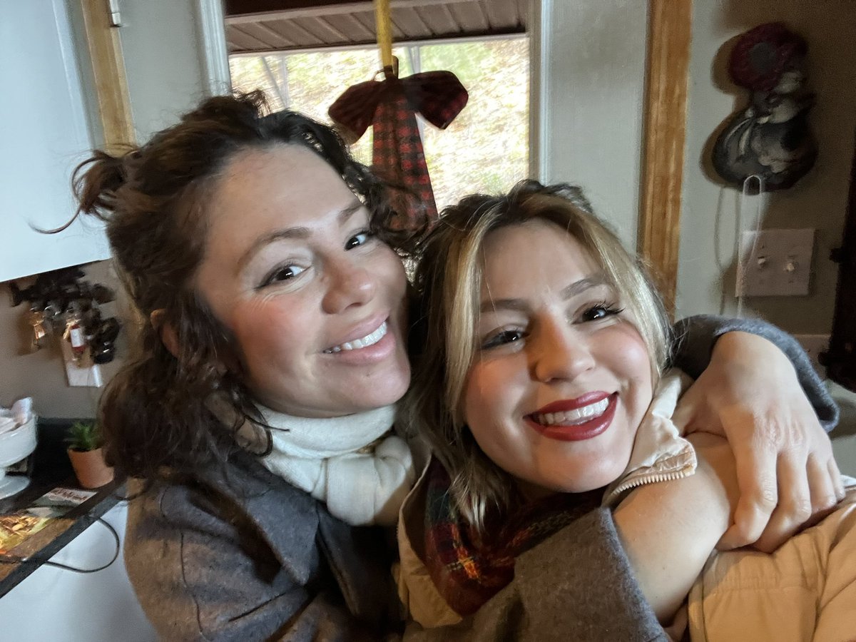 dianacabrices's tweet image. Wheels up to Bogotá, Colombia! 🇨🇴

My sis is about to birth her first child, my niece or nephew 🥹

I’m not the one with the baby in my belly, but I sure am emotional as heck

Send good vibes, friends! 🙏🏼 

#birthdoula #sisters 🎈