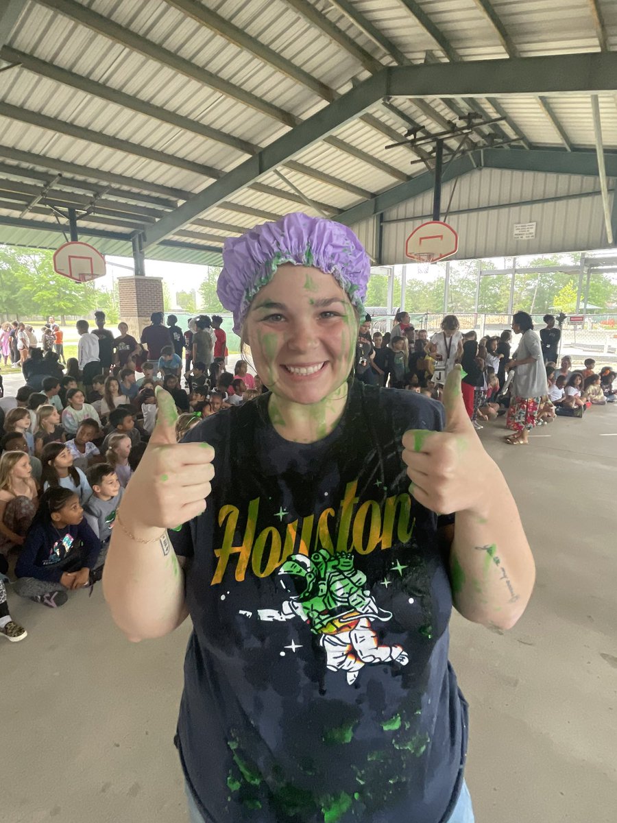 Ashlyn Lemoine (@alemoine_fce) on Twitter photo What better way to spend Thursday then to be slimed! What better way to spend Thursday then to be slimed!