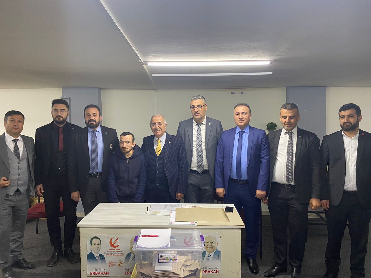 XYamac's tweet photo. Genel Başkanımız Dr. Fatih Erbakan: “Biz herhangi bir yanlışa ortak olmak için değil yanlışları birlikte düzeltelim diye geliyoruz. Biz dün yanlış dediğimize bugün de yanlış diyoruz.”

@ErbakanFatih 
@rprefahpartisi 
@BatmanRefah 
@UlhakYamac https://t.co/gugeI95u7c