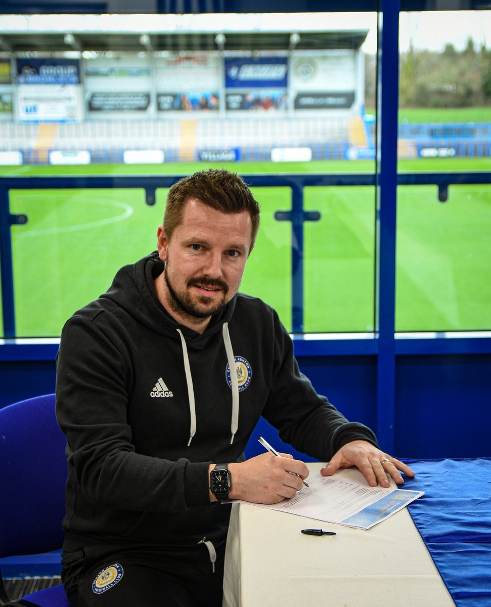 CurzonAshton's tweet photo. 🚨 CONTRACT EXTENSION 🚨

We are delighted to announce manager @adamlakeland has extended his stay with The Nash! 🔵⚪️

#UTN | #TheNash https://t.co/I0sdMJ2siK