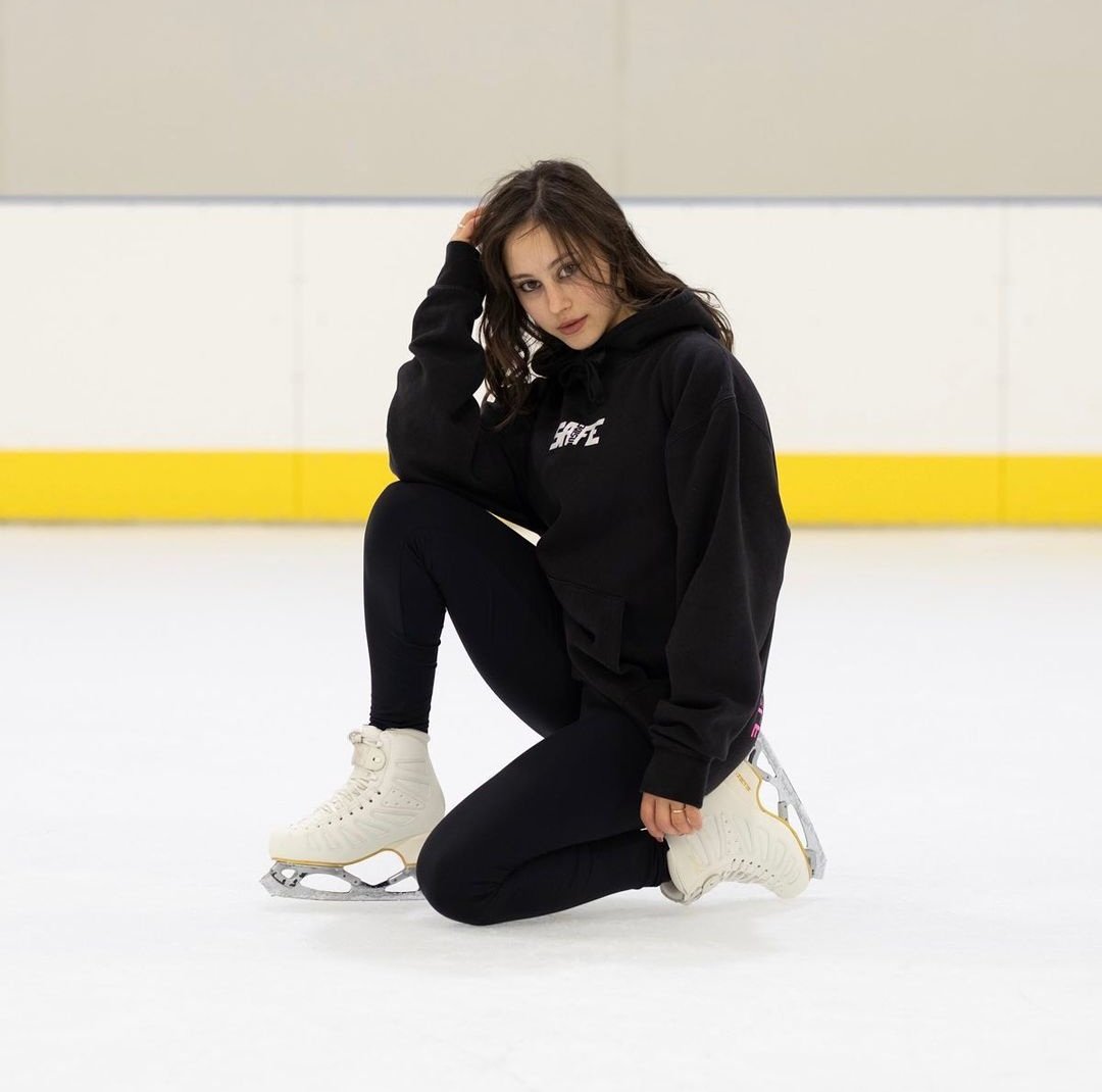 jimmbboe's tweet image. Lucrezia!!  #FigureSkating #Safeinside #LucreziaBeccari ♥️⛸️