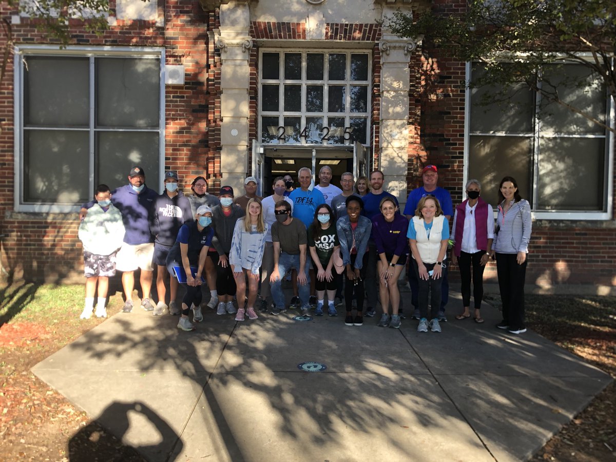 unitedtolearn's tweet photo. Thank you to @HPUMC for supporting #CCD2023! We are excited to create a school spirit store & build a playground with you this Saturday @KBPOLK1 & @CharlesRiceLC!
Enjoy some pictures of HPUMC from last yearโs CCD!
#unitedtolearn #u2lccd #u2llovesdallasisd @dallasschools https://t.co/61QGaM0CRS