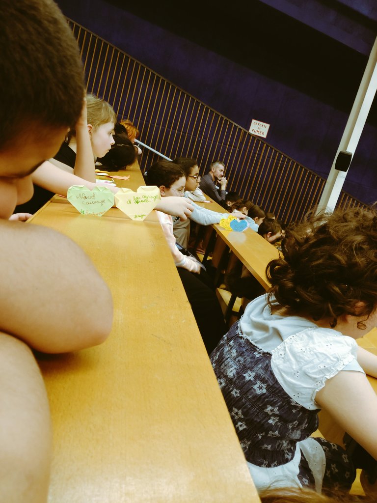 FleurAline2's tweet photo. #REP L'école du Mont Pautet de #SaintLoup représentée par Nawel.  Les élèves et l'équipe pédagogique furent fiers de sa prestation et de la confiance dont elle a fait preuve tout comme celles de ces 4 camarades qui ont récité à l'improviste un poème. https://t.co/byaUqQe37s