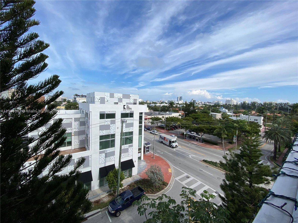 VaneauMiami's tweet photo. For Rent - A louer - Se alquila
Furnished 1 bedroom plus den in the heart of South Beach - available May 2nd. $2,600/m : https://t.co/hkxhkoq4P4
#miamibeach #vaneau #forrent #southbeach #miamibeachrealestate https://t.co/ZtQ6XDOH0n