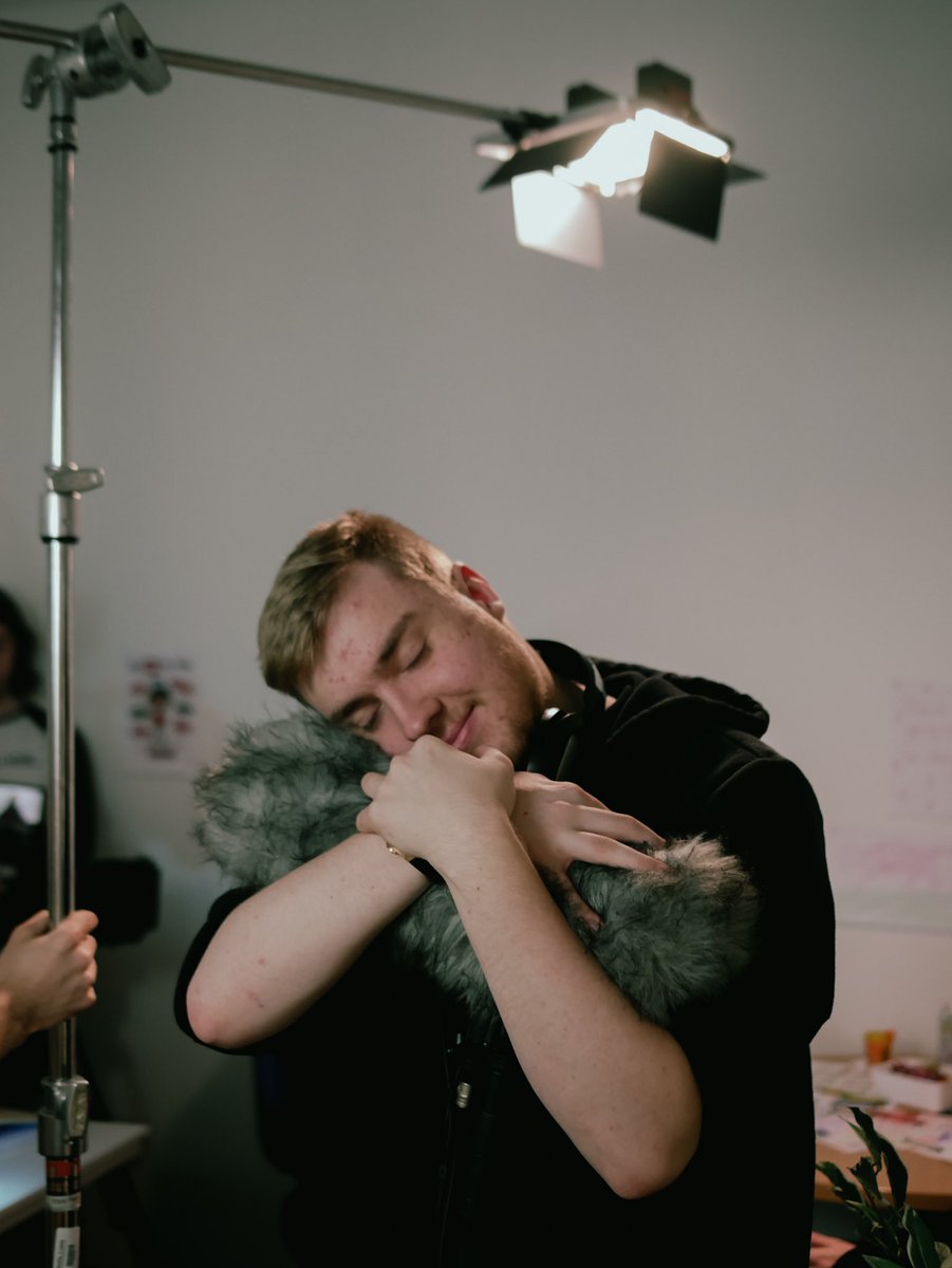 Bite the Hand (2023) tweet media