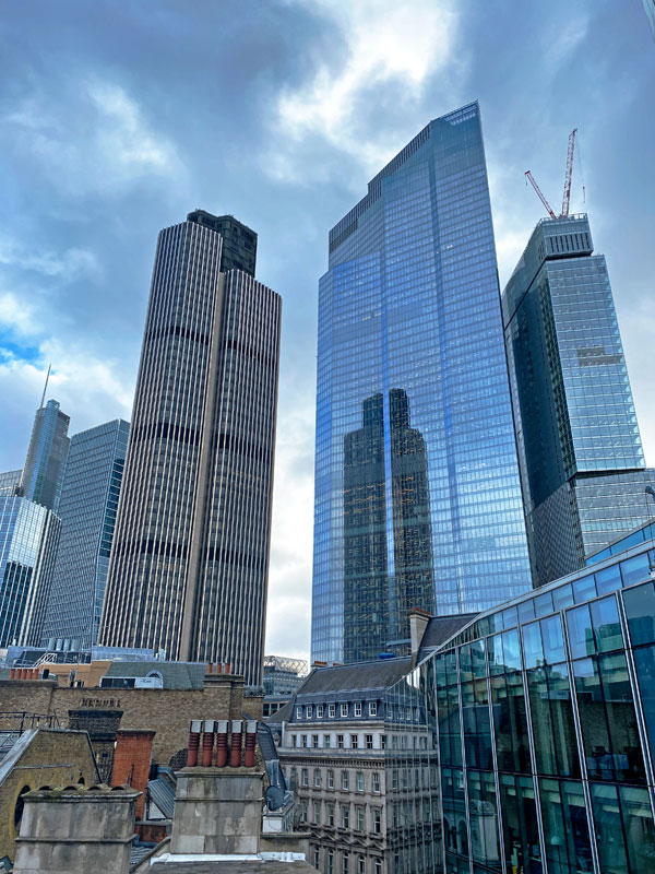 eugpower's tweet photo. "Walking" #52
#modernistarchitecture #photography #walking #outdoors #ThreadneedleStreet #bankofengland #skies #clouds #urbanphotography #iphonephotography #banking https://t.co/4ZEIWp5mrG