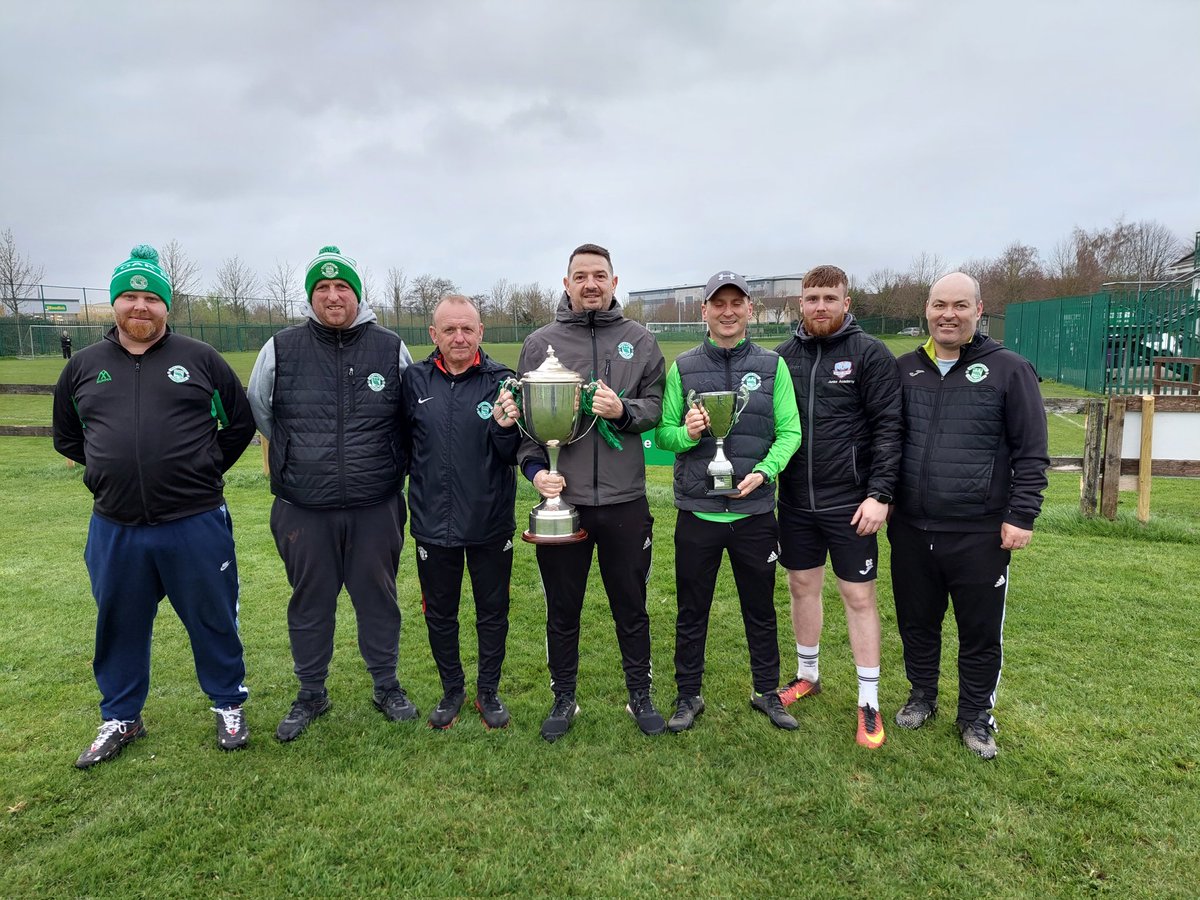 Great evening at the Burrin Road tonight  as <a href="/New_Oak_Boys/">New Oak FC</a> 1st Team and U14s joined up for a training session and showcased their recent haul of league trophies🏆 #PAUPISH 💪💚🤍💚 #CHAMPIONS <a href="/CarlowSoccer/">Carlow Soccer League</a> <a href="/carlowjuvsoccer/">Carlow Juv League</a> <a href="/scorelinesport/">Scoreline.ie</a> <a href="/Natsport/">Nationalist Sport</a> <a href="/HeadInTheGameIE/">Head In The Game</a>