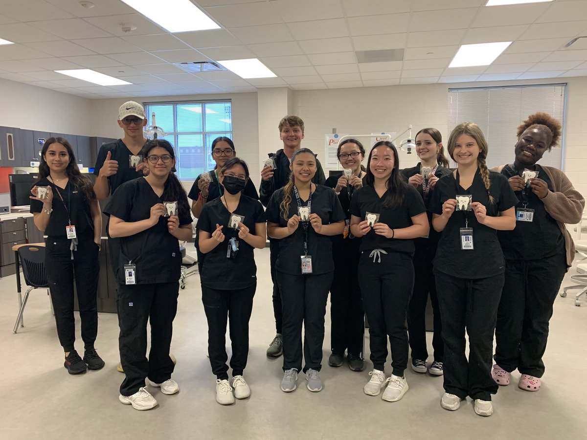 MCTCDental's tweet photo. So proud of our dental assisting students that passed their certification exams!!! Time to celebrate with adorable cookies by The Cookie Boutique!! @MCTC_RealWorld https://t.co/Sob2r6OkUI