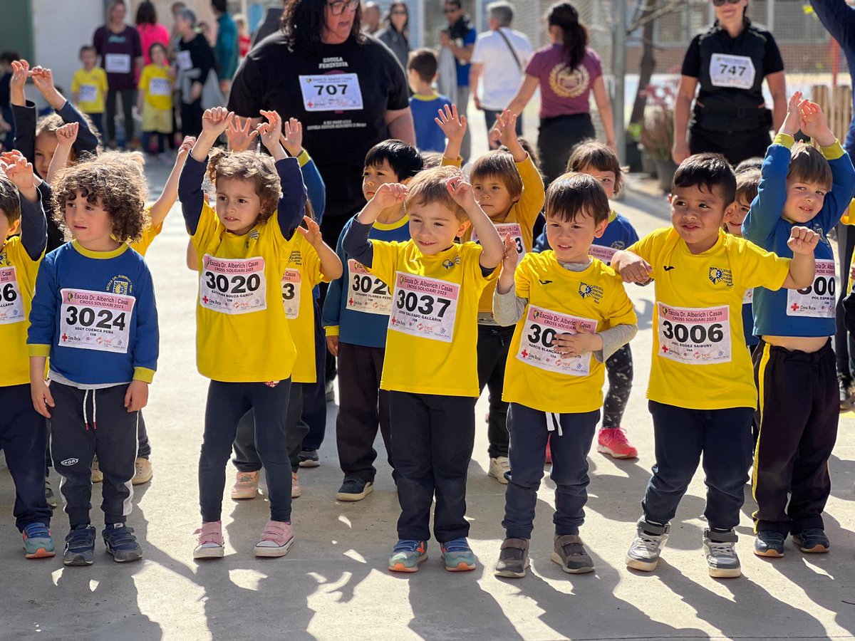 Escola_Alberich's tweet photo. Xè Cros Solidari! 🏃

Un dia magnífic per contribuir a la salut, al benestar i a construir una societat millor! ☀️

Gràcies a totes les que ho heu fet possible! #somunacomunitat #gràciesvoluntàries 

#Gràcies @reus_cat @reusesport @reusgurbana @ReusCreuRoja

@ReusXarxa 
@reus_cat https://t.co/dnBR9ipv1a