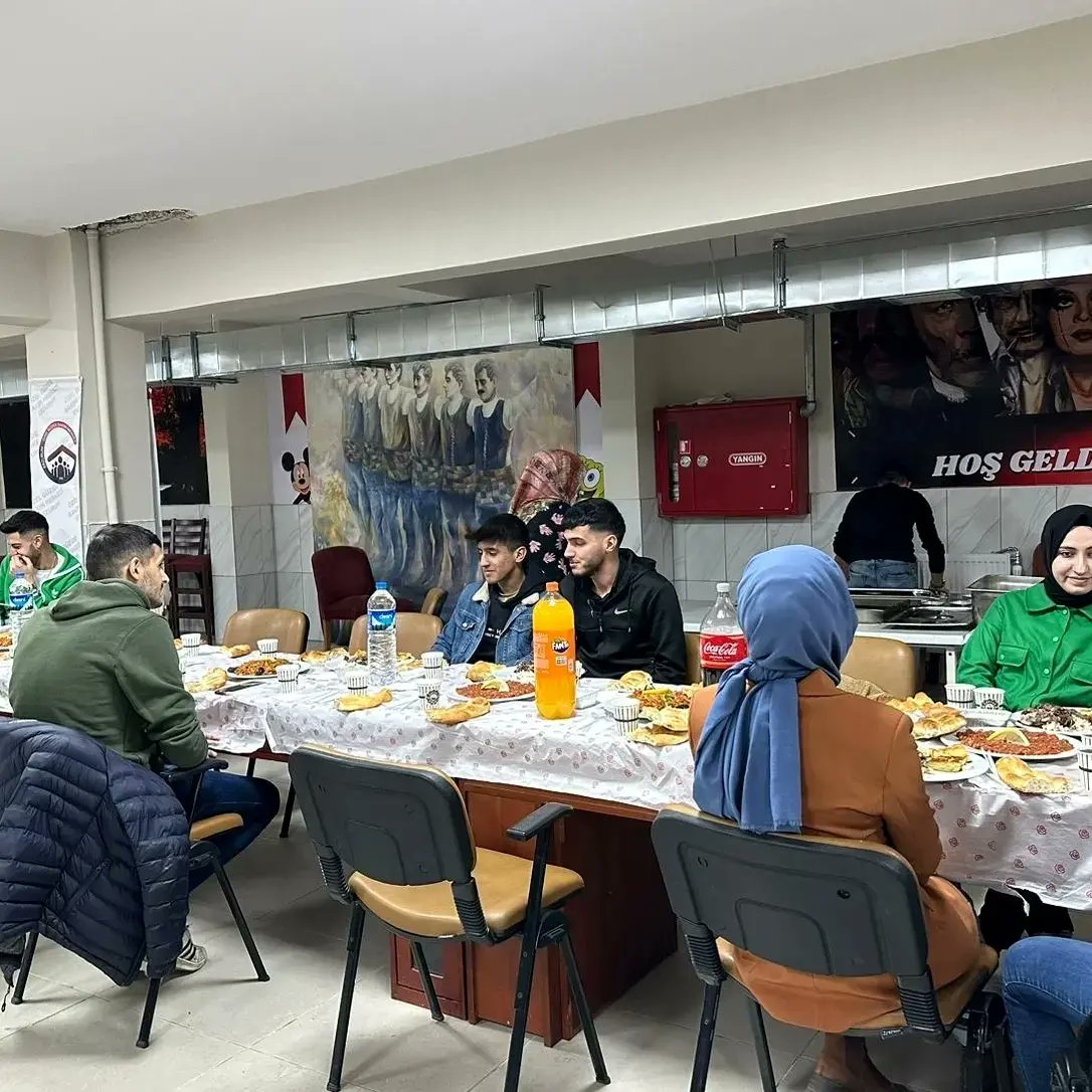 guzidebakim's tweet photo. Birlikte bugünlere geldiğimiz Güzide Ailemiz ile personel iftar yemeğinde buluştuk. Sağlıkla, huzurla, birlikte nice Ramazanlar'a... https://t.co/90WXc5VlCP